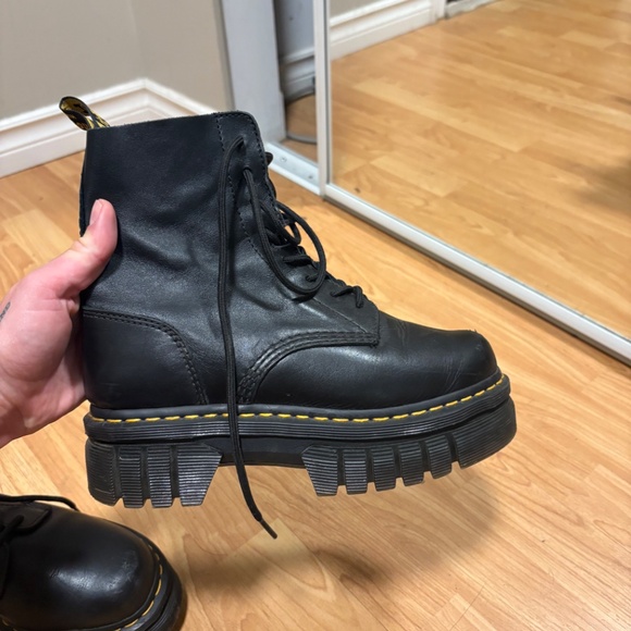 Jadon doc martens size 7 - Picture 3 of 6